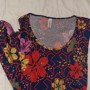 LuLaRoe Perfect T